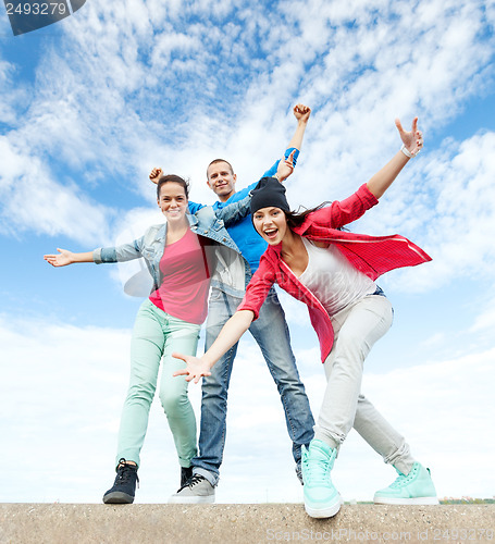 Image of group of teenagers dancing