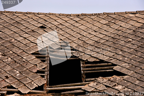 Image of Damaged roof