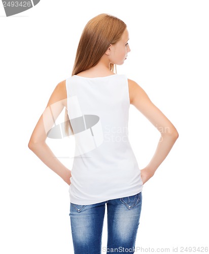 Image of teenage girl in blank white shirt from the back