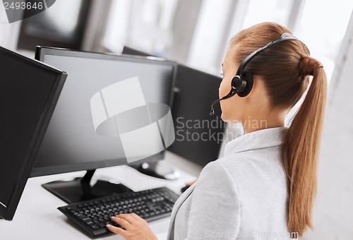 Image of female helpline operator