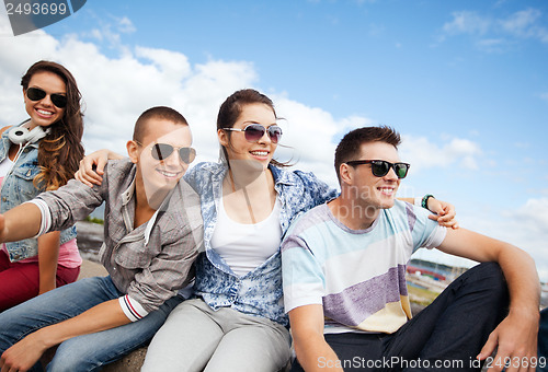 Image of group of teenagers hanging out