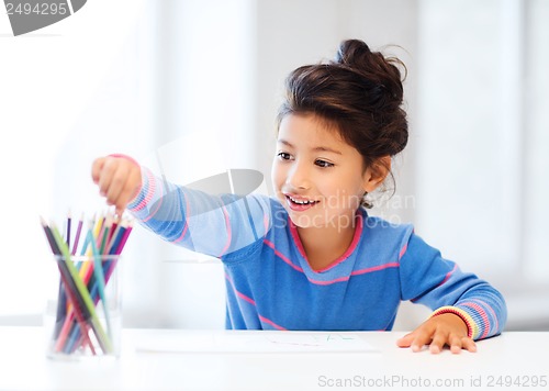 Image of little girl drawing