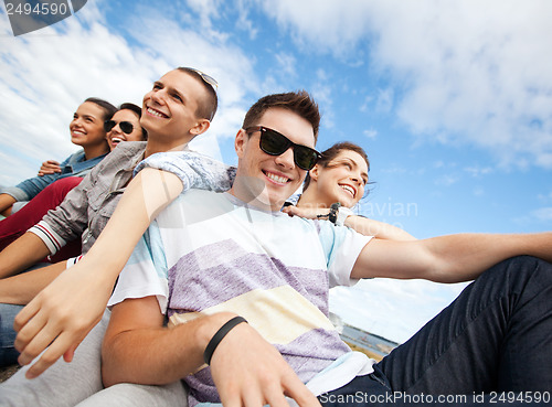 Image of group of teenagers hanging out