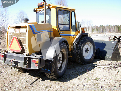 Image of A yellow tractor