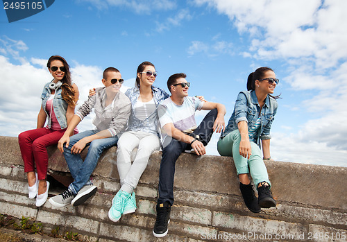 Image of group of teenagers hanging out