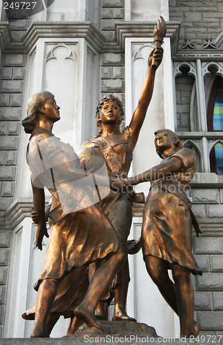 Image of Statues