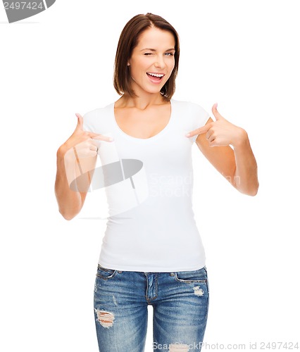 Image of woman in blank white t-shirt