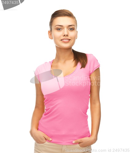 Image of woman in blank pink t-shirt