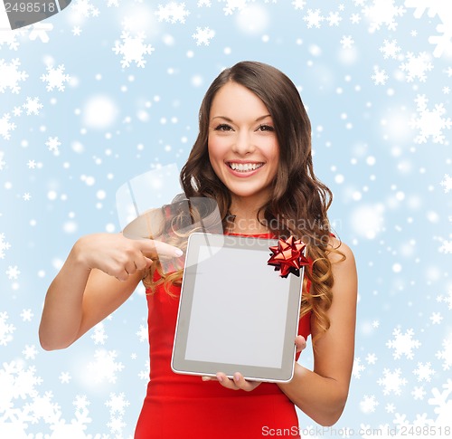 Image of woman with tablet pc