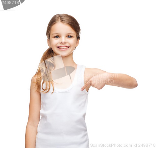 Image of smiling teenage girl in blank white shirt