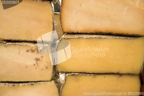 Image of Spanish manchego cheese