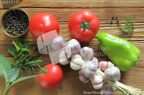 Image of Garlic and tomatoes.