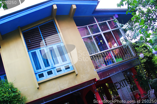 Image of Funky house in the tropics