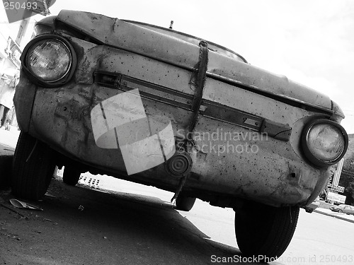 Image of old broken jeep