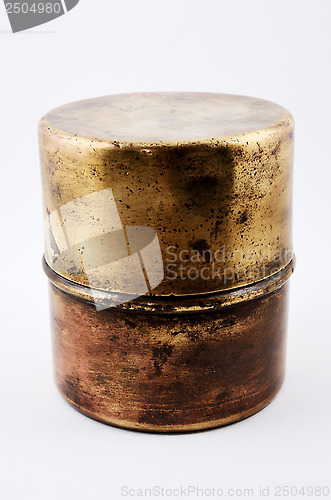 Image of old copper pot with a patina 