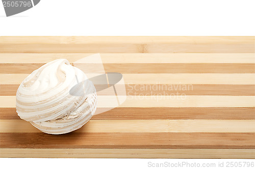 Image of Zephyr on a tray made of bamboo