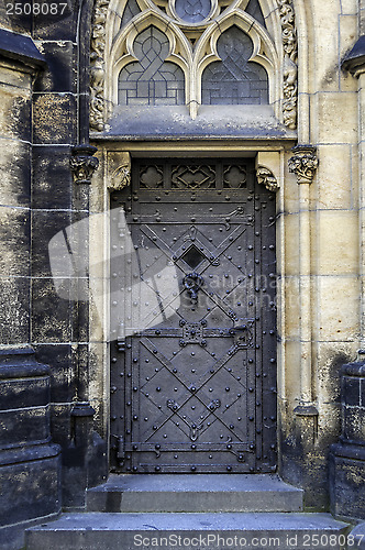 Image of Castle door.