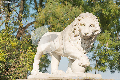 Image of Lion statue