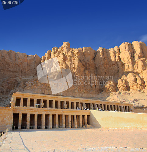 Image of temple of Hatshepsut in Luxor Egypt