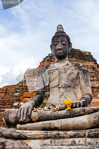 Image of Giant buddha statue