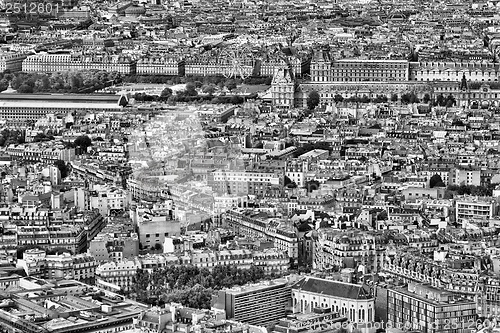 Image of Paris in black and white