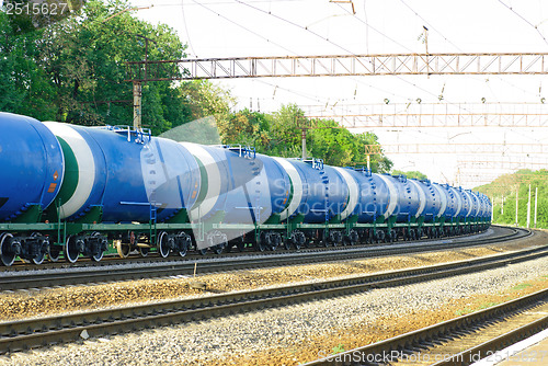 Image of railroad tank car with olil