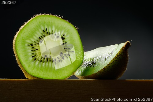 Image of still life with kiwi fruit