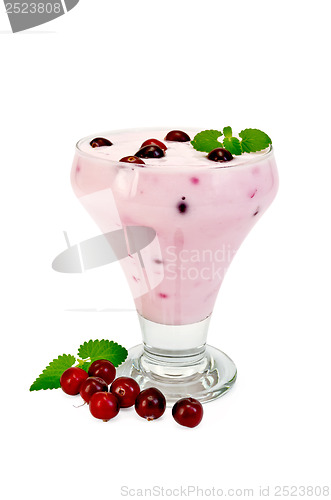 Image of Yogurt thick with cranberries