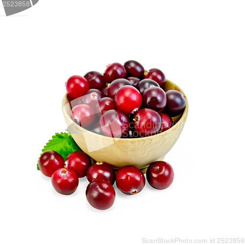 Image of Cranberries in a wooden bowl