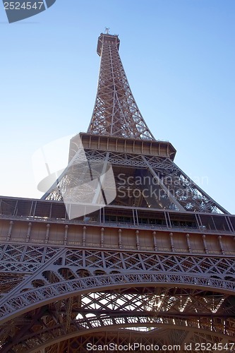 Image of Eiffel Tower in Paris