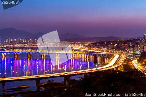 Image of Han Gang in Seoul city at night