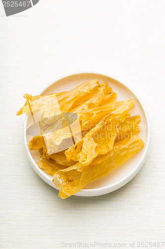 Image of Chinese dried fish maw in the bowl