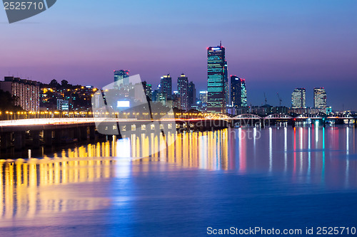 Image of Seoul city at night