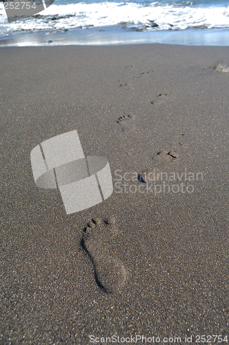 Image of Footprints to the sea