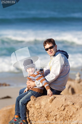 Image of family at the beach