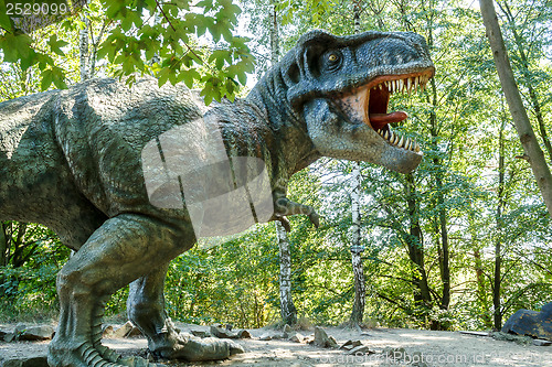 Image of model of big tyranosaurus rex jungle