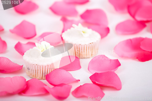 Image of muffins with white icing