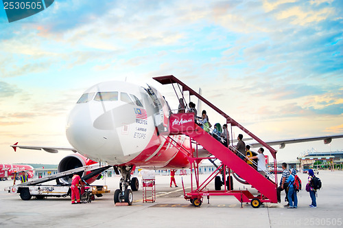 Image of AirAsia boarding plane