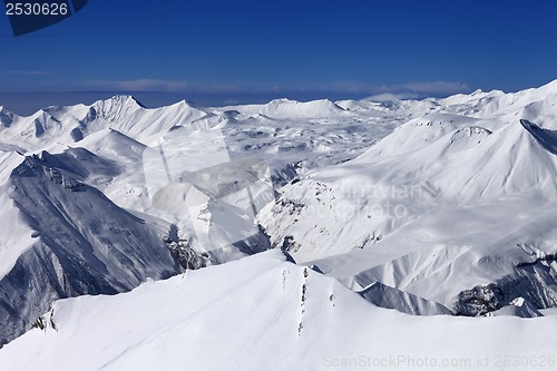 Image of Snowy plateau and off-piste slope