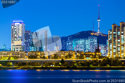 Image of Seoul city at night