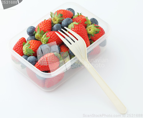 Image of Strawberry and blueberry mix in lunch box