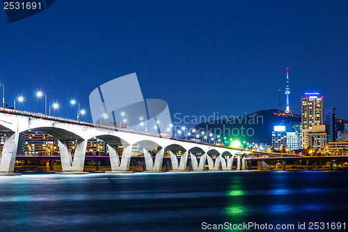 Image of Seoul at night