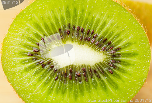 Image of Slices of green kiwi