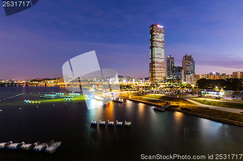 Image of Seoul at night