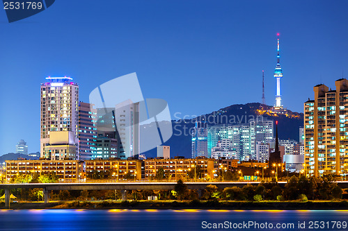 Image of Seoul city at night