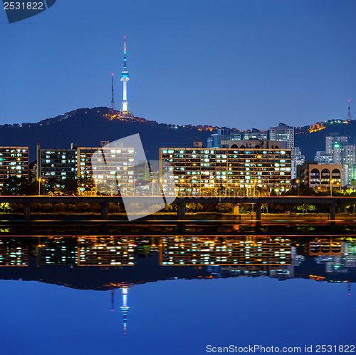 Image of Seoul city at night