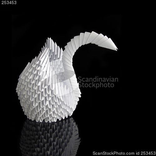 Image of Origami swan