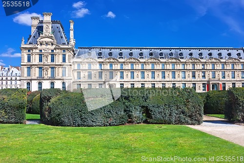 Image of Louvre museum