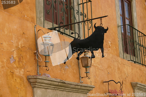 Image of Bull outside Mexican restaurant
