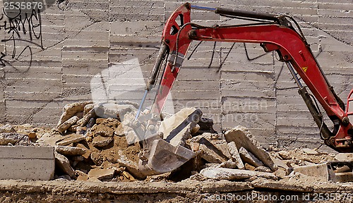 Image of the excavator working